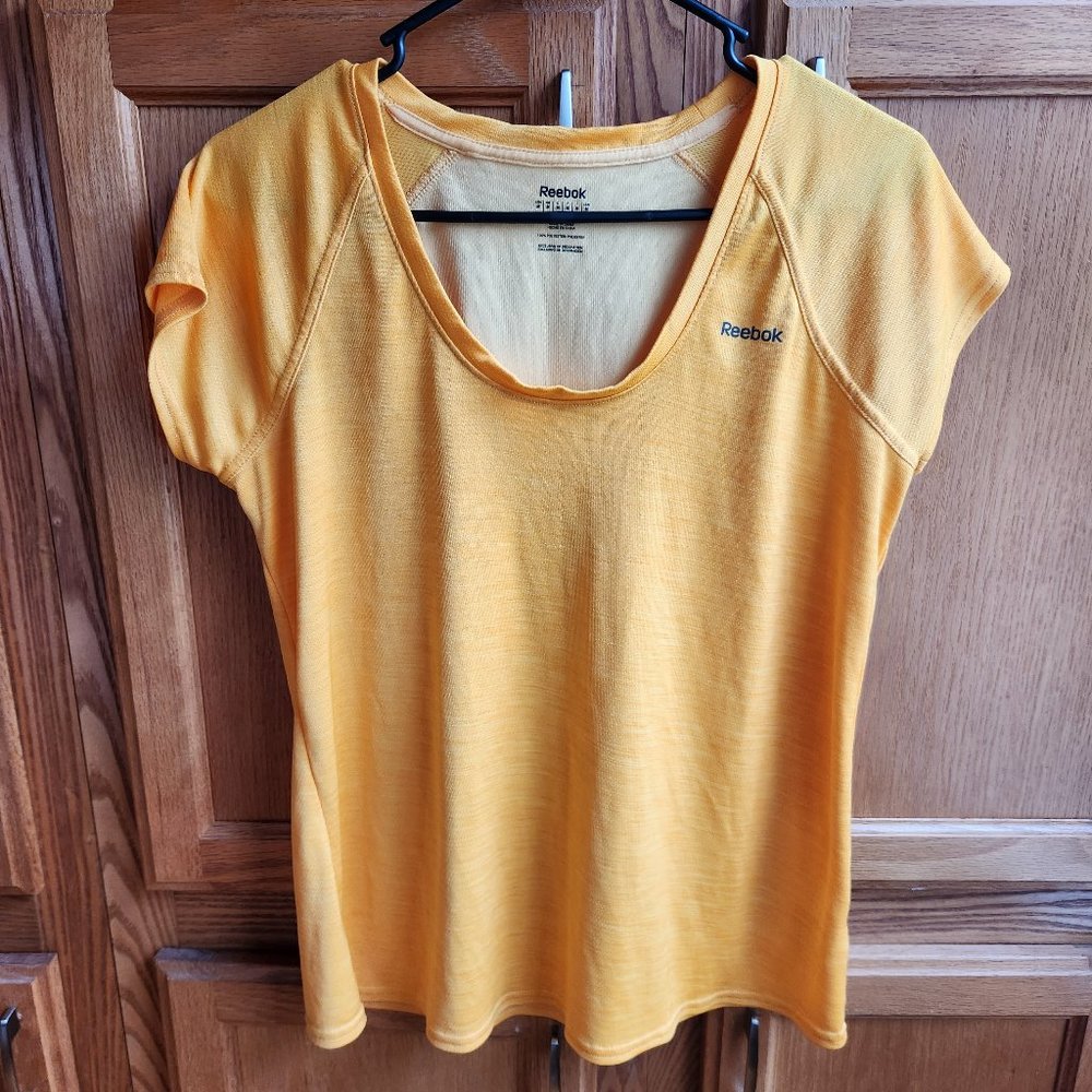 Reebok Women's Yellow Athletic T-Shirt Size Medium